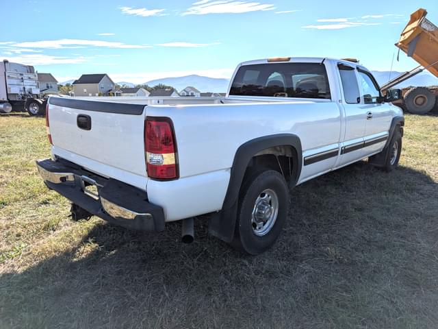 Image of Chevrolet 2500HD equipment image 4