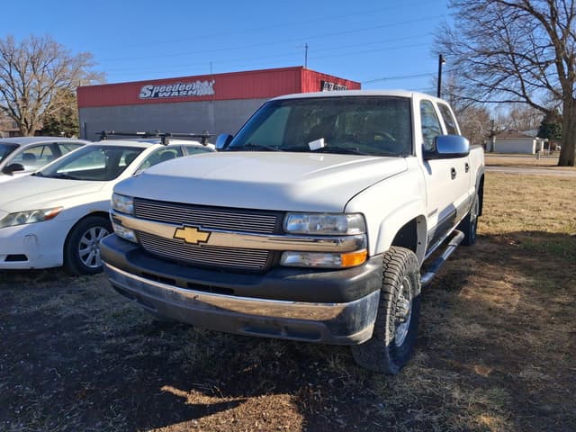Image of Chevrolet 2500HD equipment image 3