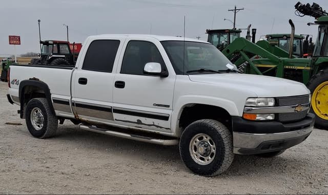 Image of Chevrolet 2500HD equipment image 4