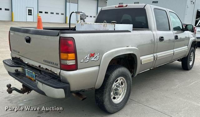 Image of Chevrolet 2500HD equipment image 4