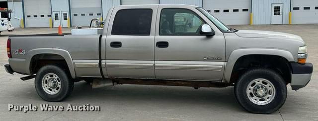 Image of Chevrolet 2500HD equipment image 3