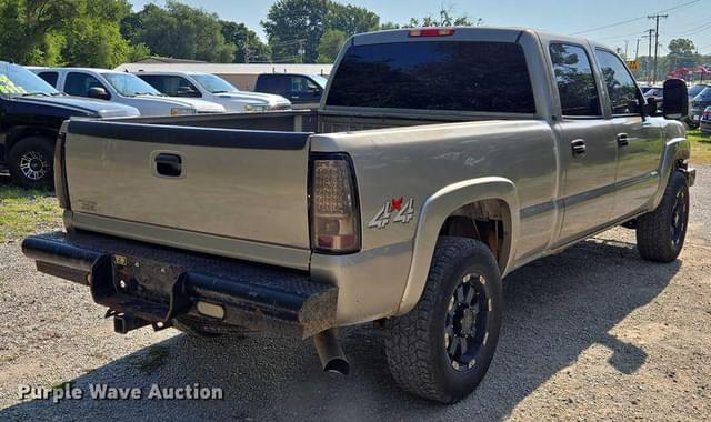 Image of Chevrolet 2500HD equipment image 4