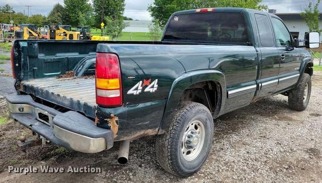 Image of Chevrolet 2500HD equipment image 4