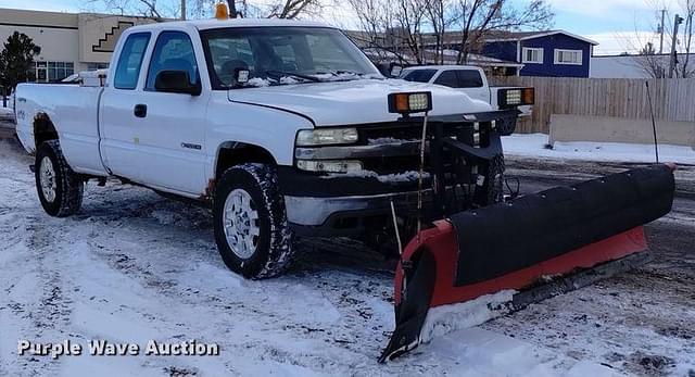 Image of Chevrolet 2500HD equipment image 2