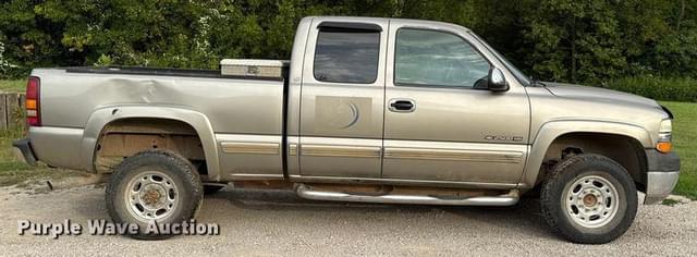Image of Chevrolet 2500HD equipment image 3