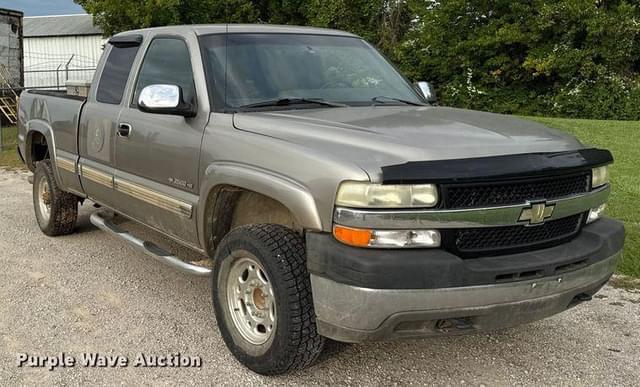 Image of Chevrolet 2500HD equipment image 2