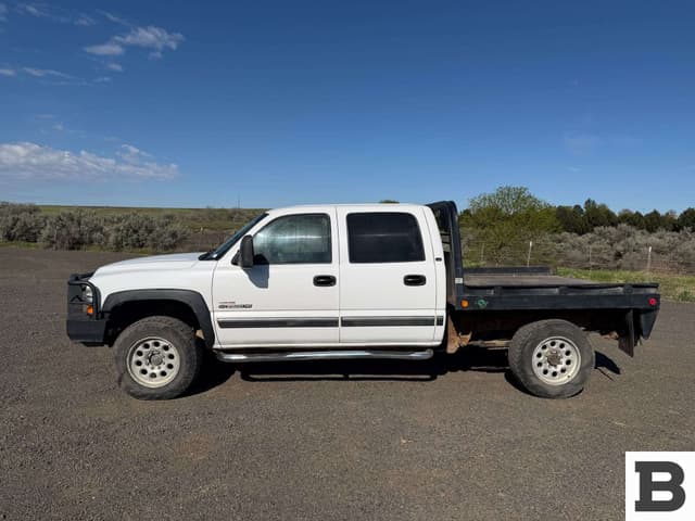 Image of Chevrolet 2500HD equipment image 1
