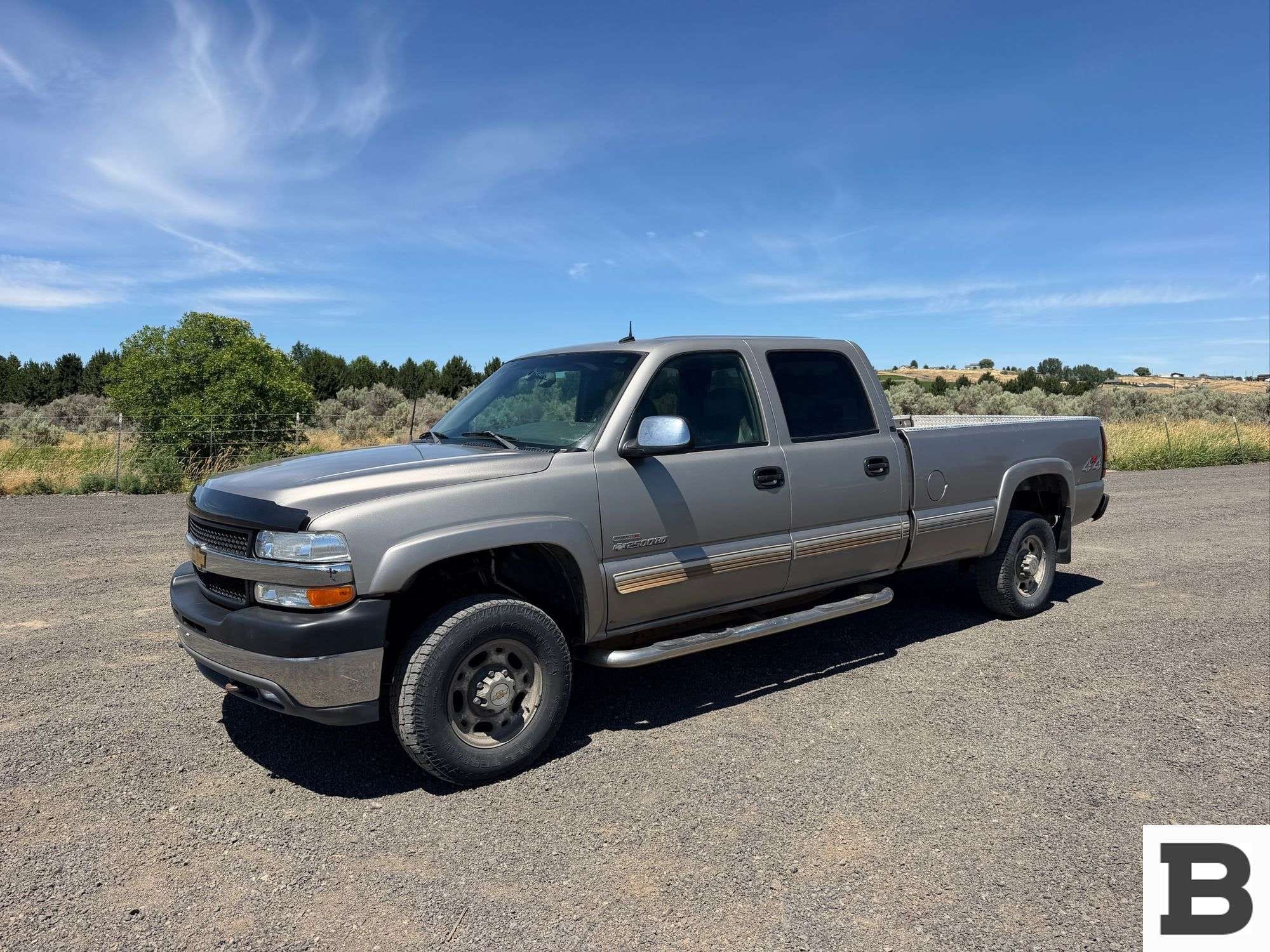 2002 Chevrolet 2500HD Equipment Image0