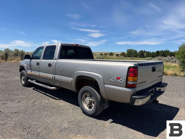 Image of Chevrolet 2500HD equipment image 4