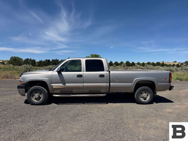 Image of Chevrolet 2500HD equipment image 3