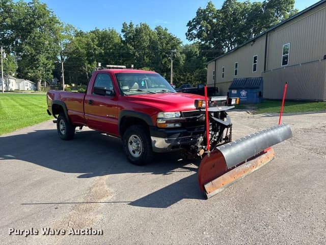 Image of Chevrolet 2500HD equipment image 2