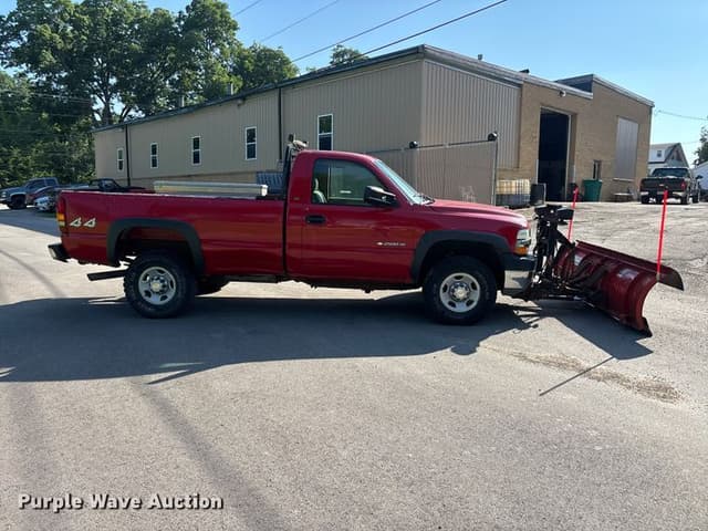 Image of Chevrolet 2500HD equipment image 3