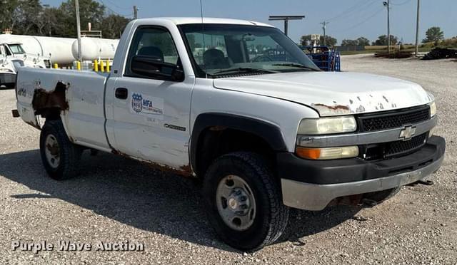 Image of Chevrolet 2500HD equipment image 2