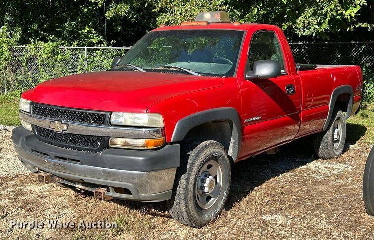 2002 Chevrolet 2500HD Equipment Image0