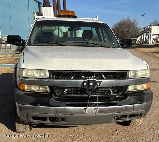 Image of Chevrolet 2500HD equipment image 1