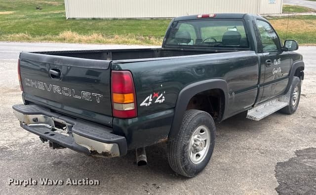 Image of Chevrolet 2500HD equipment image 4