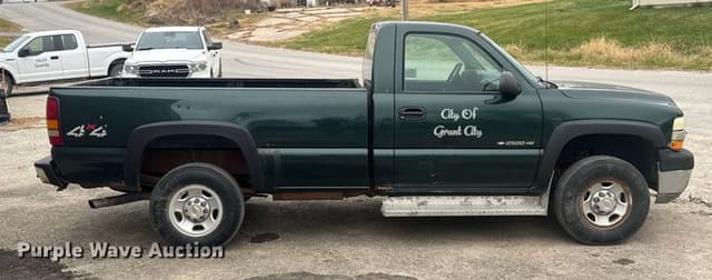 Image of Chevrolet 2500HD equipment image 3