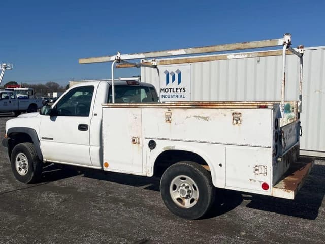 Image of Chevrolet 2500HD equipment image 1