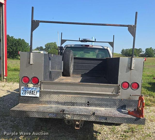 Image of Chevrolet 2500 equipment image 4