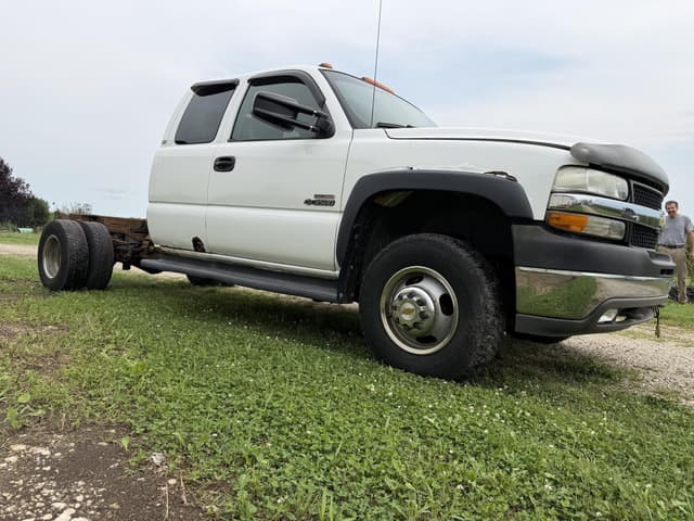 Image of Chevrolet 3500 equipment image 1