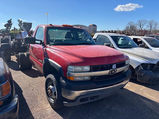 Image of Chevrolet 3500 equipment image 2