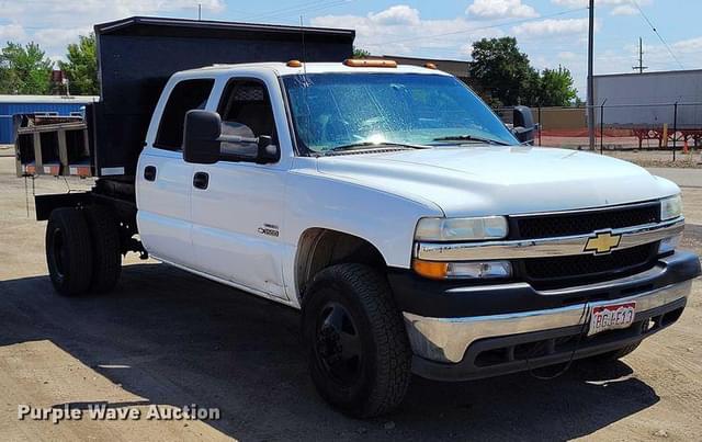 Image of Chevrolet 3500 equipment image 2