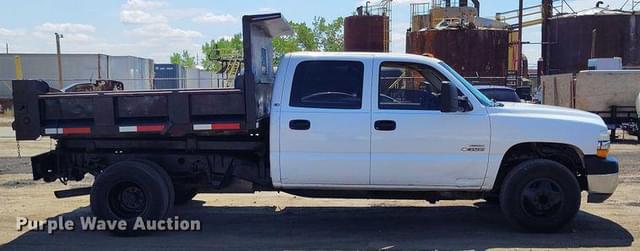 Image of Chevrolet 3500 equipment image 3