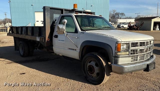 Image of Chevrolet 3500 equipment image 2