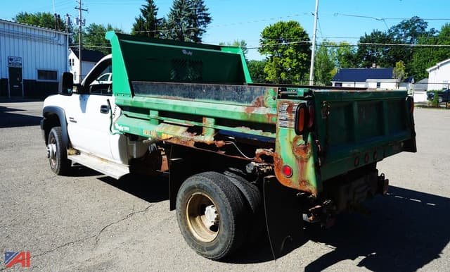 Image of Chevrolet 3500 equipment image 2
