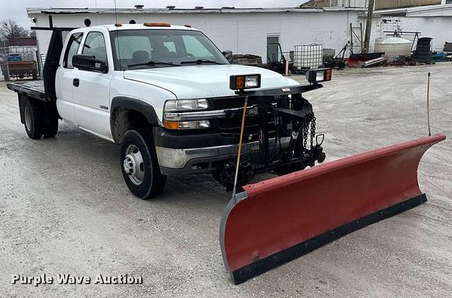 Image of Chevrolet 3500 equipment image 2