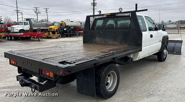 Image of Chevrolet 3500 equipment image 4