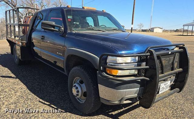 Image of Chevrolet 3500 equipment image 2