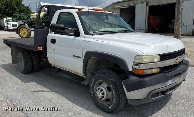Image of Chevrolet 3500 equipment image 2
