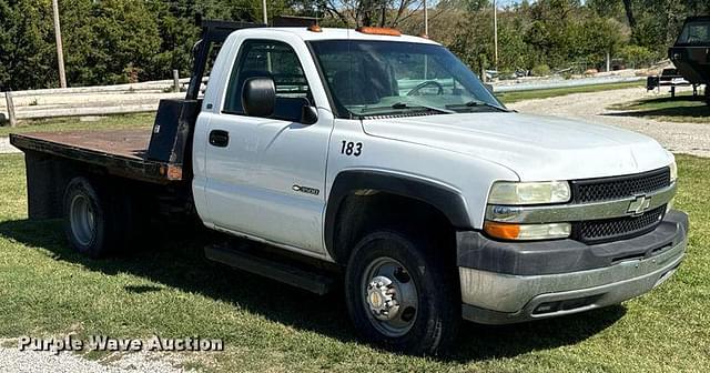 Image of Chevrolet 3500 equipment image 2