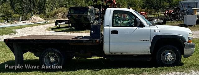 Image of Chevrolet 3500 equipment image 3