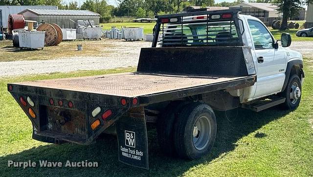 Image of Chevrolet 3500 equipment image 4