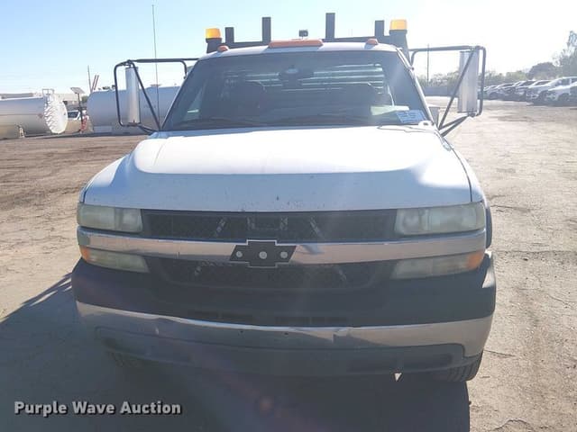 Image of Chevrolet 3500 equipment image 1