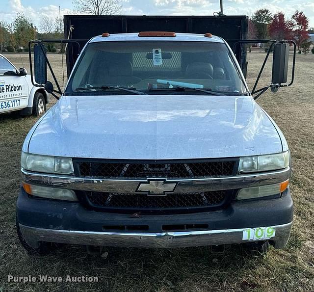 Image of Chevrolet 3500 equipment image 1