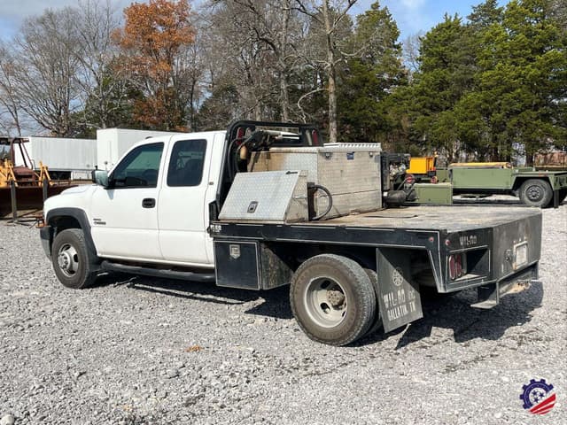 Image of Chevrolet 3500 equipment image 2