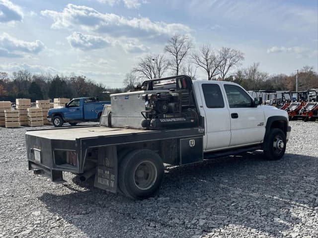 Image of Chevrolet 3500 equipment image 3