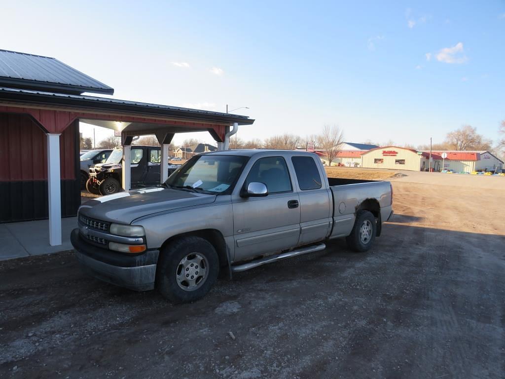 Image of Chevrolet Silverado Primary image