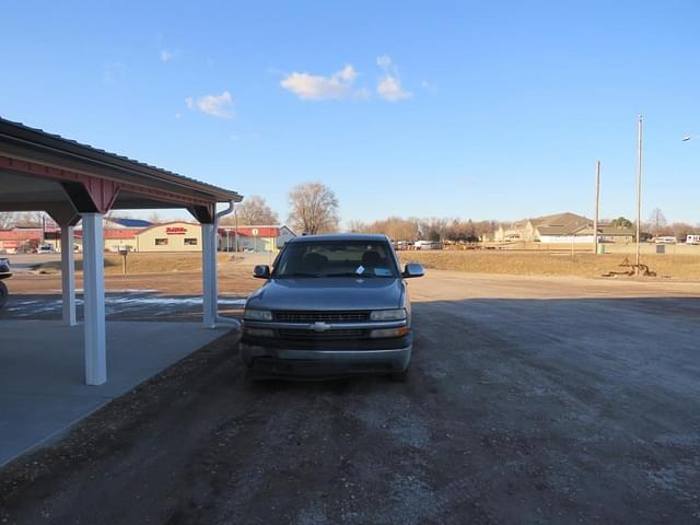 Image of Chevrolet Silverado equipment image 1