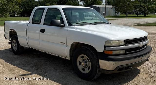 Image of Chevrolet Silverado equipment image 2