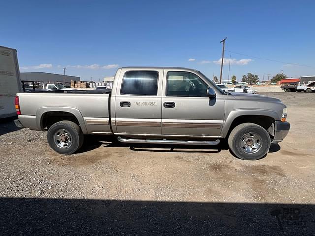 Image of Chevrolet Silverado equipment image 3