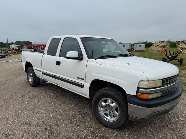 Image of Chevrolet 1500 equipment image 2