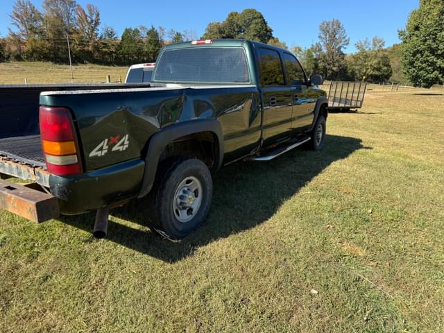 Image of Chevrolet 2500HD equipment image 1