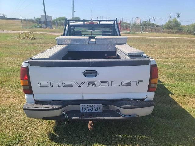 Image of Chevrolet Silverado equipment image 4