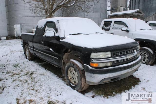 Image of Chevrolet 1500 equipment image 1