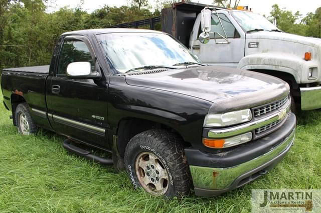 Image of Chevrolet 1500 equipment image 4