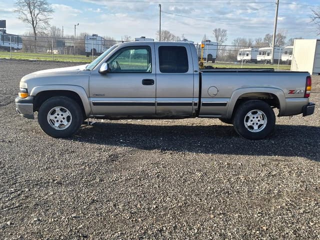 Image of Chevrolet 1500 equipment image 1